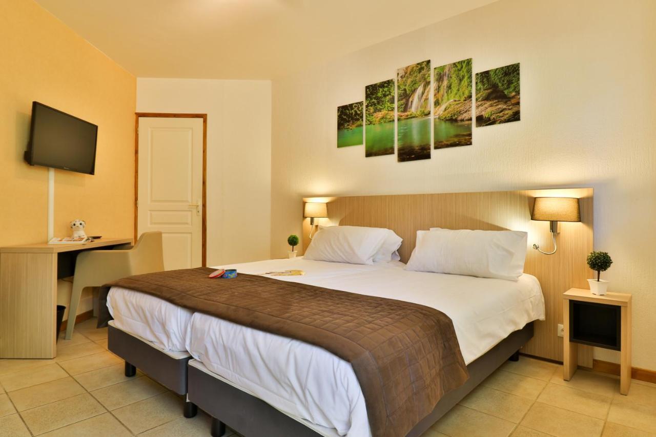 Les Arbousiers Village Hotel Provencal La Roquebrussanne Dış mekan fotoğraf