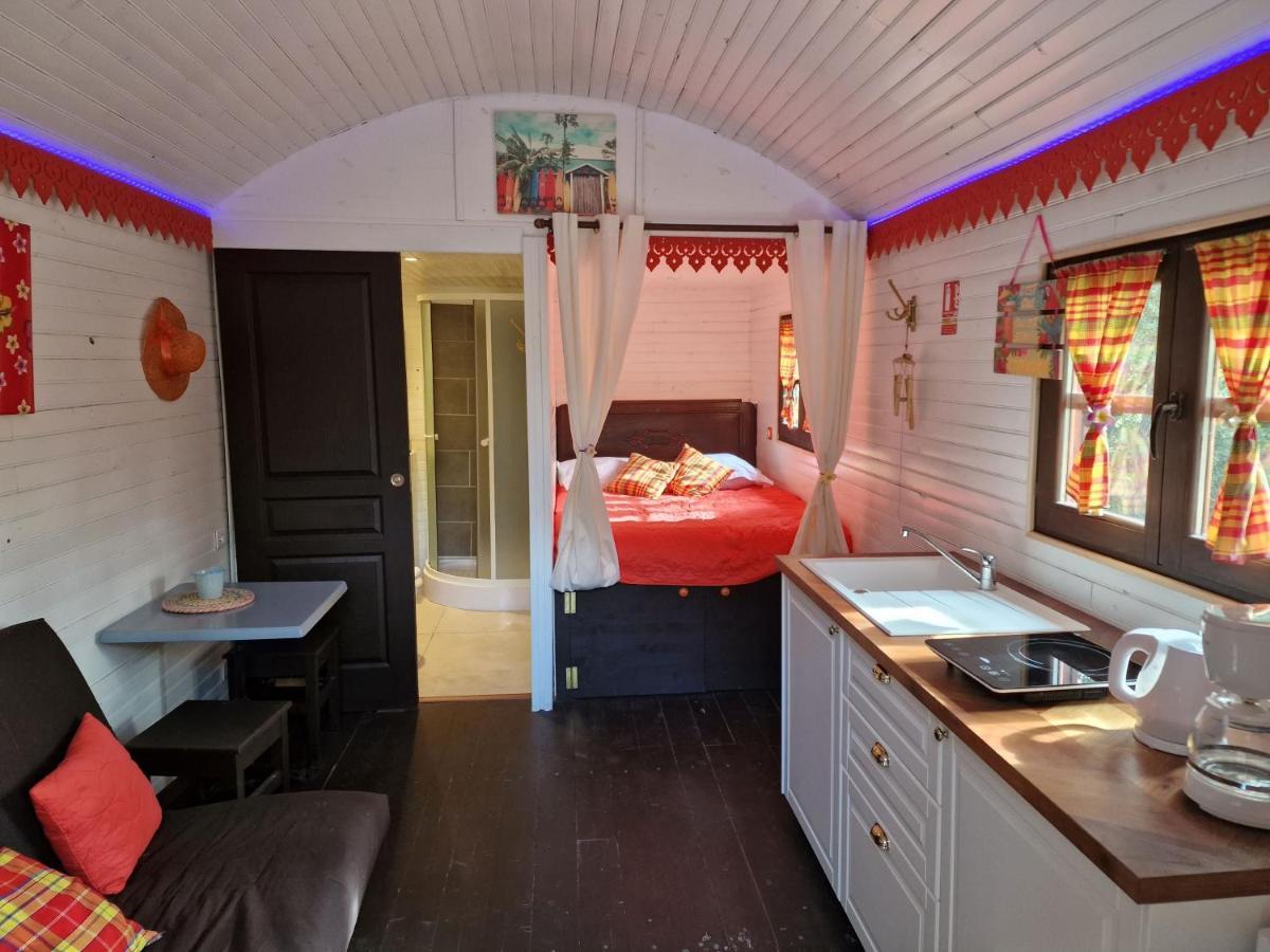 Les Arbousiers Village Hotel Provencal La Roquebrussanne Dış mekan fotoğraf