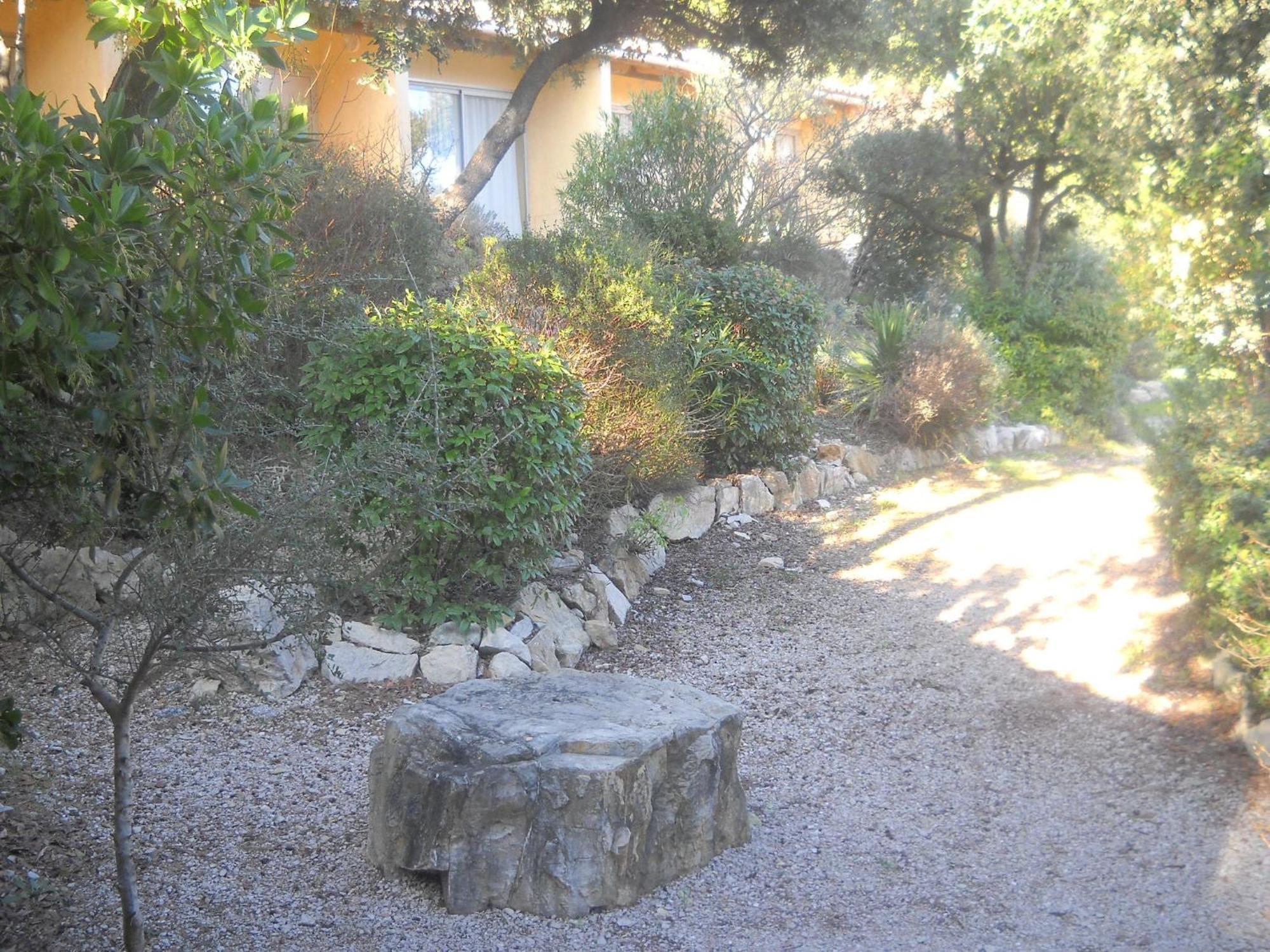 Les Arbousiers Village Hotel Provencal La Roquebrussanne Dış mekan fotoğraf